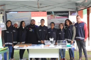 Equipe composta por alunos e professores