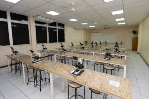 Laboratório Multiusuários